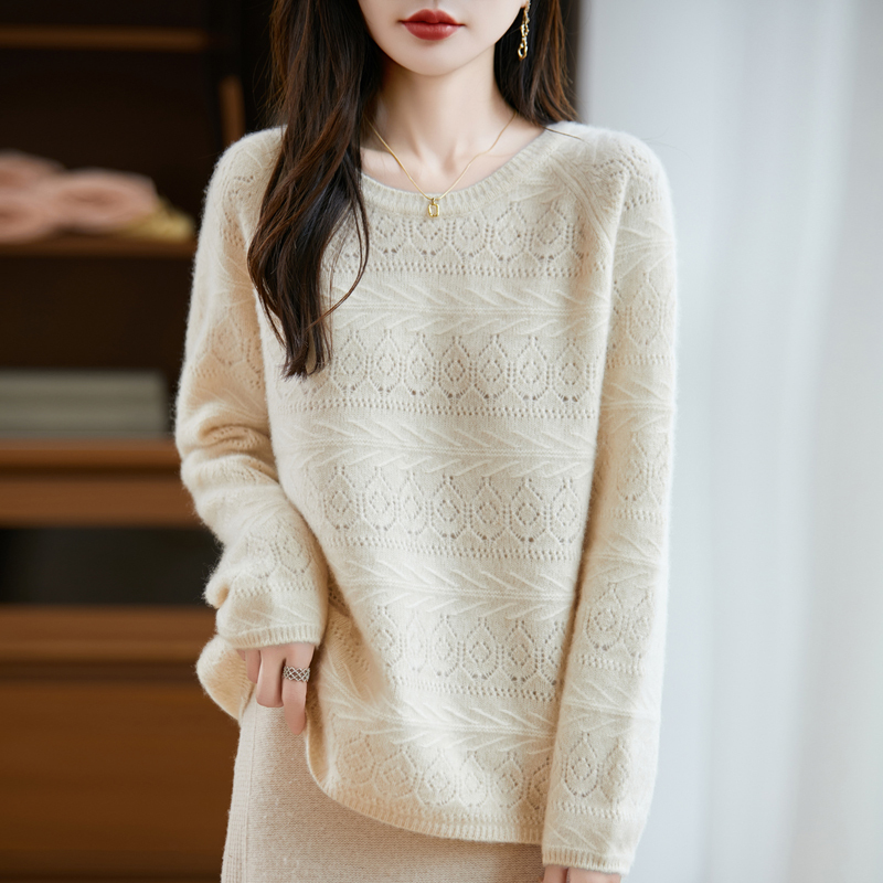 100% Pure Wool Sweater for Women, New Autumn and Winter Style, Round Neck, Hollow-Out Crochet Sweater, Loose Fit, Slimming, Versatile Knit Base Sweater