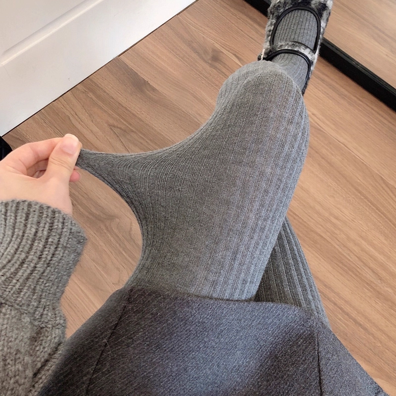 Japanese Autumn and Winter Wool Tights with Fleece Lining, Warm Dark Gray Leggings for Women, Slight Compression, Slimming, Right-Angle Heel, Black Stockings Japanese Autumn and Winter Wool Tights with Fleece Lining, Warm Dark Gray Leggings for Women, Slight Compression, Slimming, Right-Angle Heel, Black Stockings