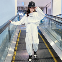 Childrens suit 2022 Spring and autumn new girls cross lacquered sleeve head sweatpants CUHK Childrens net red Two sets of damp