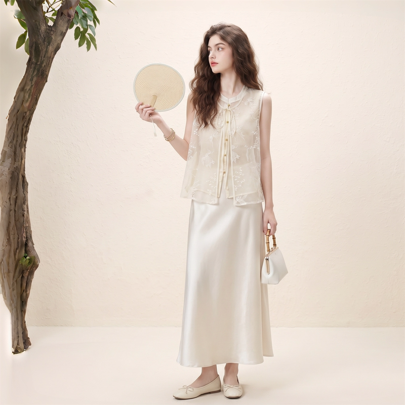Morin Pearl White New Chinese Style Embroidered Top and Satin Skirt Set for Women Summer 2026 New Two-Piece Set Morin Pearl White New Chinese Style Embroidered Top and Satin Skirt Set for Women Summer 2026 New Two-Piece Set