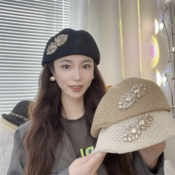여성의 봄과 여름 쇼핑 캐주얼 한 짧은 회수 찢어진 베레모