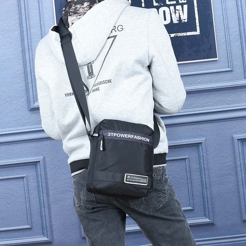 3T New Tide Skew Satchel Men Sports Casual Single Shoulder Small Square Bag Han Edition Fashion Personality Letter Pull Chain Drain Cup