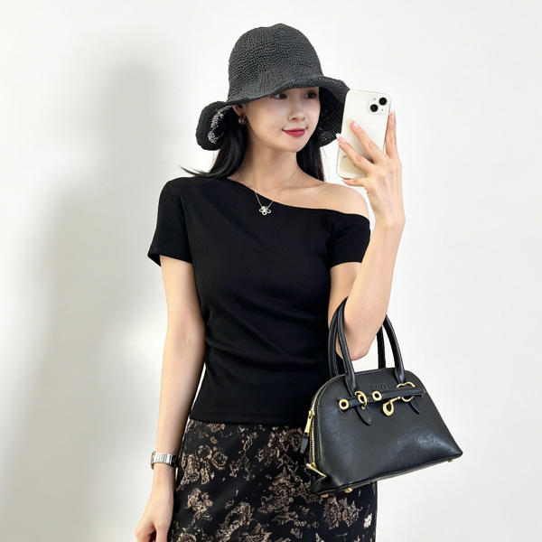 【Qing】Pure Desire One-Shoulder Black T-Shirt with Waist-Cinching, Asymmetrical Neckline, and Off-Shoulder Short Sleeves 251204 #
