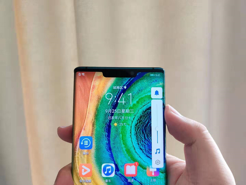华为5G新机：激进设计，探索未来