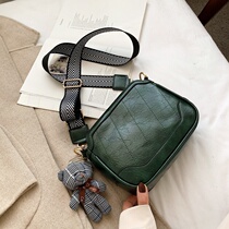 Bag Bag Woman 2021 Brief Fashion Embroidered Wire Pouch Bag Wide Shoulder Strap Skew Satchel 100 Hitch Bag