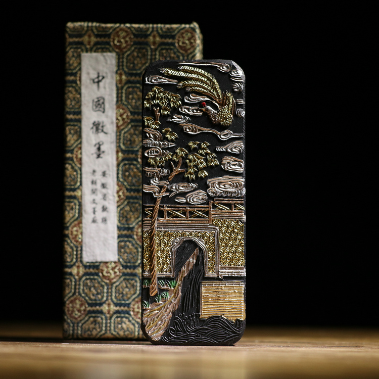 Old Hu Kaiwen two two pine tobacco ink Guichang Ye Rui ink article Literary room four treasure brush gift research ink ink block ink ingot