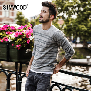 Simwood Jane gỗ nam mùa xuân mới Châu Âu và Mỹ curling trùm đầu áo len sọc vòng cổ Slim áo len nam