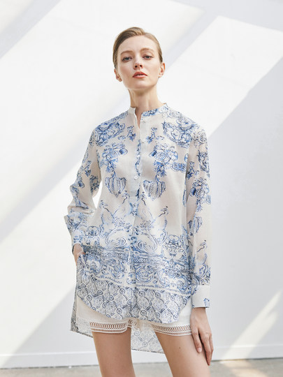 QIQIFUR neues blaues und weißes Porzellanhemd im chinesischen Stil, Frühherbst, neues bedrucktes Hemd im nationalen Stil, leichtes Hemd für Frauen