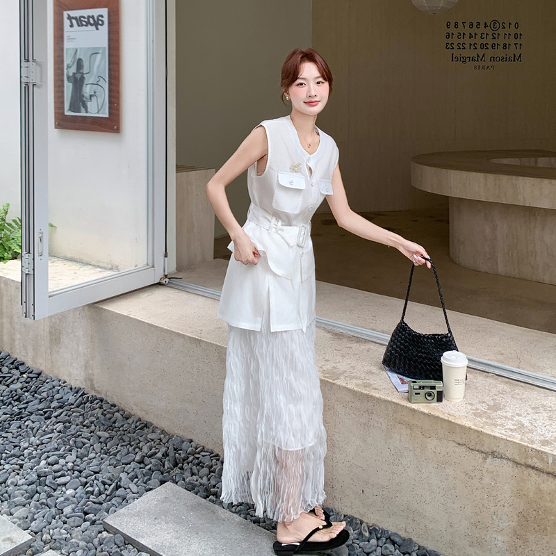French-Style Simple and Elegant High-End Women's Suit 2026 New Model with Waist-Cinching Sleeveless Vest and Patchwork Skirt Two-Piece Set French-Style Simple and Elegant High-End Women's Suit 2026 New Model with Waist-Cinching Sleeveless Vest and Patchwork Skirt Two-Piece Set