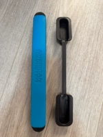 Темно -синий кусок (винт не отправляет инструмент)