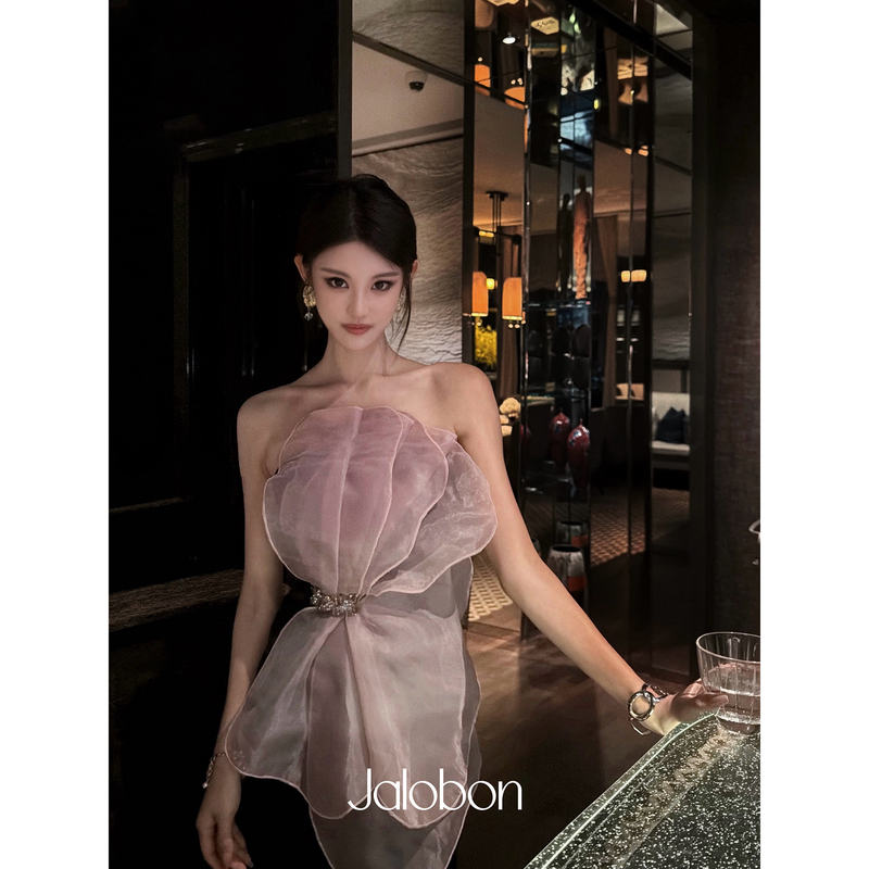 Jalobon Low-Gloss Crisp Satin |   Hard Mesh Three-Dimensional Petal Waist-Cinching Cut-Out Diamond-Encrusted Light Luxury Dress