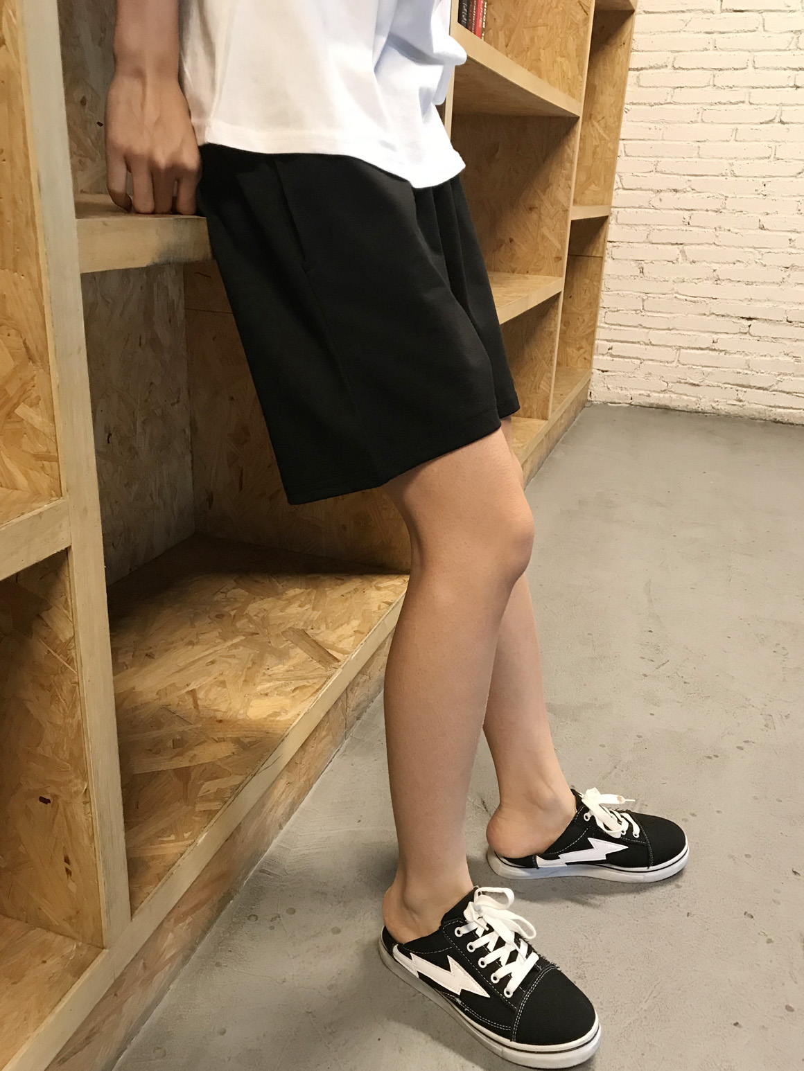 Mùa hè mới tự chế thoải mái màu rắn quần short giản dị hoang dã Hong Kong les đẹp trai t rừng uốn cong thể thao thủy triều quần nam quần đùi