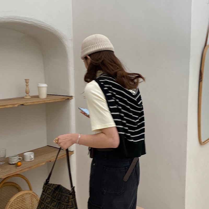 Anwine Moon Knit Cape Girl Short early fall wearing outlap black and white striped long sleeve knotted lap shoulder false collar