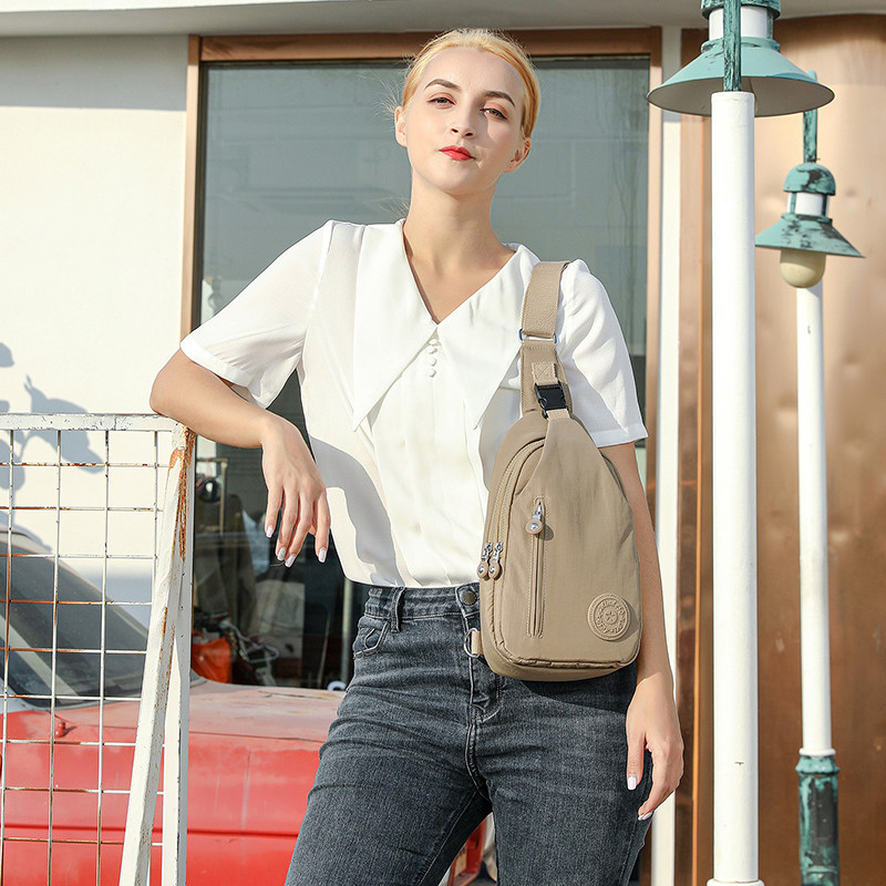 Fashion trend men's and women's chest bag lightweight nylon cloth water-repellent large capacity all-match casual sports chest messenger bag