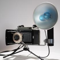 Western antiques Republic of China old Shanghai Kodak kodak flash leather cavity camera tripod film and television props nostalgia