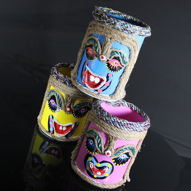 Pen holder personality ornaments Desktop storage box Student office stationery Folk handicrafts