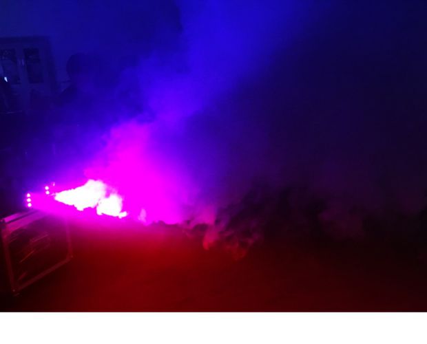 đèn led chiếu sáng sân khấu	 Sân khấu phun máy vũ trường sân khấu chiếu sáng máy hút khói cung cấp khách sạn giải trí thiết bị chiếu sáng văn phòng thương mại đèn led rạng đông
