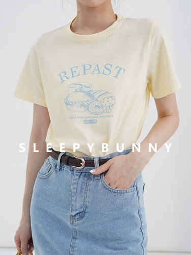 瞌睡兔 Летняя желтая футболка для отдыха, свободный крой, короткий рукав