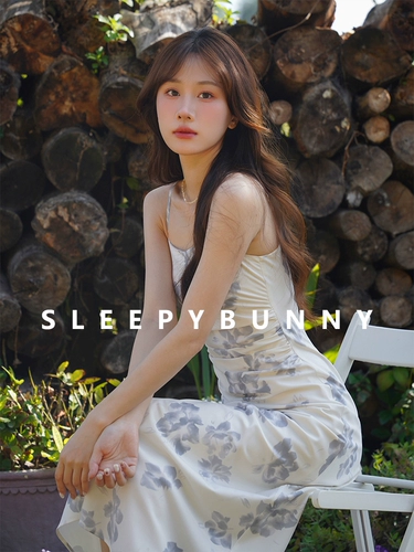 瞌睡兔 Синий весенний летний приталенный корсет, белая длинная юбка без рукавов, в цветочек, облегающий крой