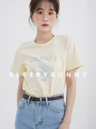 瞌睡兔 Летняя желтая футболка для отдыха, свободный крой, короткий рукав