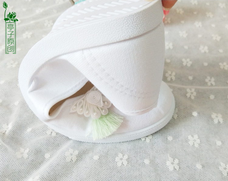 Giày phong cách cổ xưa Quần áo của phụ nữ với giày vải Giày trắng Giày phong cách Trung Quốc Giày khiêu vũ phẳng mềm gió quốc gia với giày đơn giầy dép