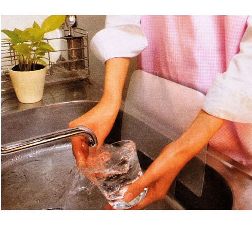 Japan imported kitchen waterproof baffle high-quality sink baffle plate washing dishes and vegetables splash water with suction cup