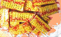 Soda biscuits savory seaweed whole case milk Salt alkaline pregnant snack breakfast Hong Kong iron ruler combed biscuits