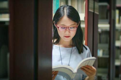 Nurse's certificate (3) Certificate of competency as a certified pharmacist of medical practitioners