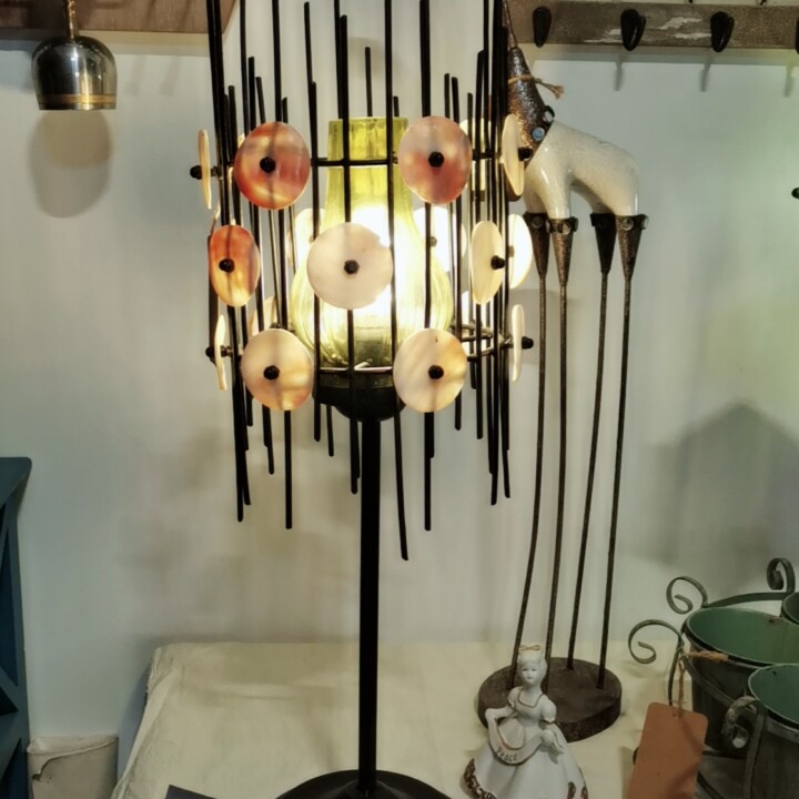 A straight podcast between the rich and the American family.