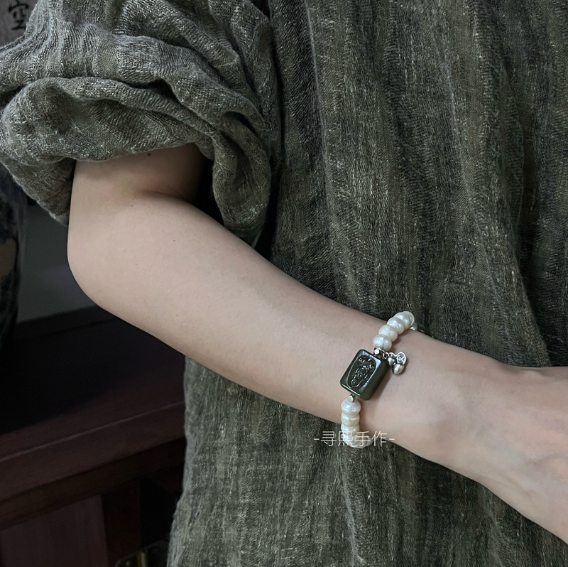 Qingyun | Natural Hetian Jade, Unadorned Nana Tong Hand-Carved Tibetan-Style Old Pearl Bracelet, Cultural Play Jewelry, Gift for Women.
