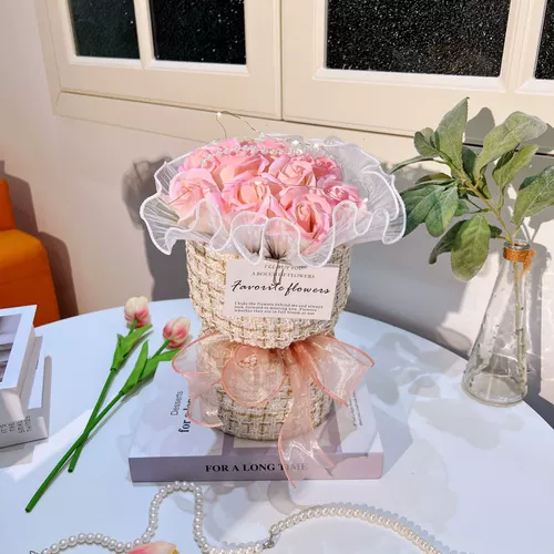 День святого Валентина Романтик Сяосиангфенг слепо -голубая роза Руки Руки Страсть и живот подарить подругу Подарки День матери Букет