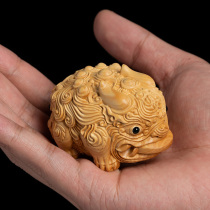 Yellow poplar wood carving solid wood pendants mens hand-handle pieces disc play with objects engraving handicraft essay to play with a dragon toad