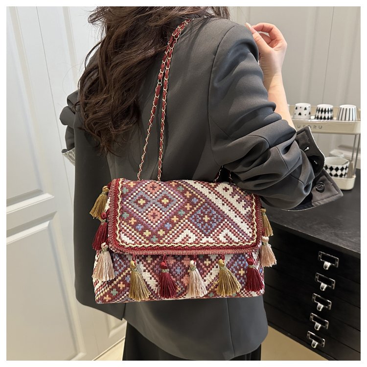 2025 Tassel Bag Bohemian Exotic Yunnan Ethnic Style Bag Xishuangbanna Vacation Travel Shoulder Bag