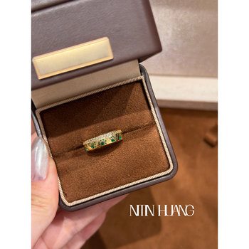Cultured emerald white sapphire cat claw ring