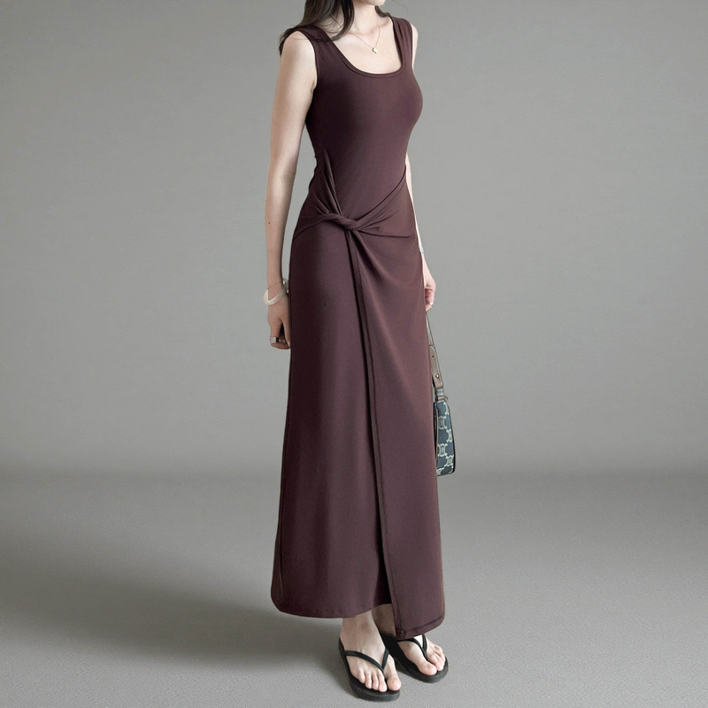 Twist-Tie Vest Dress with a Stylish U-Shaped Neckline, Tummy-Concealing, Slim-Fitting, Waist-Cinching, Elegant Slit, Mid-Length, Slimming Long Dress