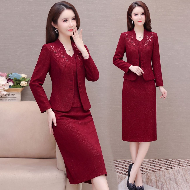 Mother-In-Law's Wedding Banquet Outfit 2026 New Autumn and Winter Plus-Size Slim-Fit Embroidered Wedding Dress Two-Piece Suit Dress