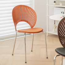 Nordic Light Lavish Solid Wood Dining Chair Home Minimalist Modern Shell Chair Sunchair Make-up Chair Danish Designer Chairs