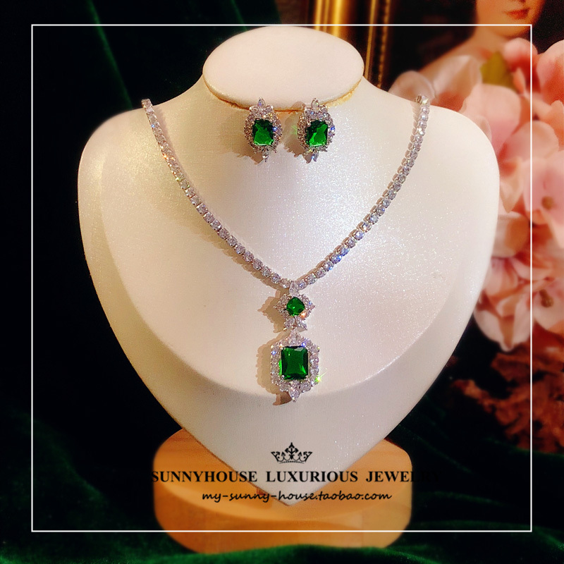 European and American Niche Retro Emerald Earrings and Necklace Set, Elegant Bridal Wedding Dress Zircon Crystal Clavicle Chain European and American Niche Retro Emerald Earrings and Necklace Set, Elegant Bridal Wedding Dress Zircon Crystal Clavicle Chain