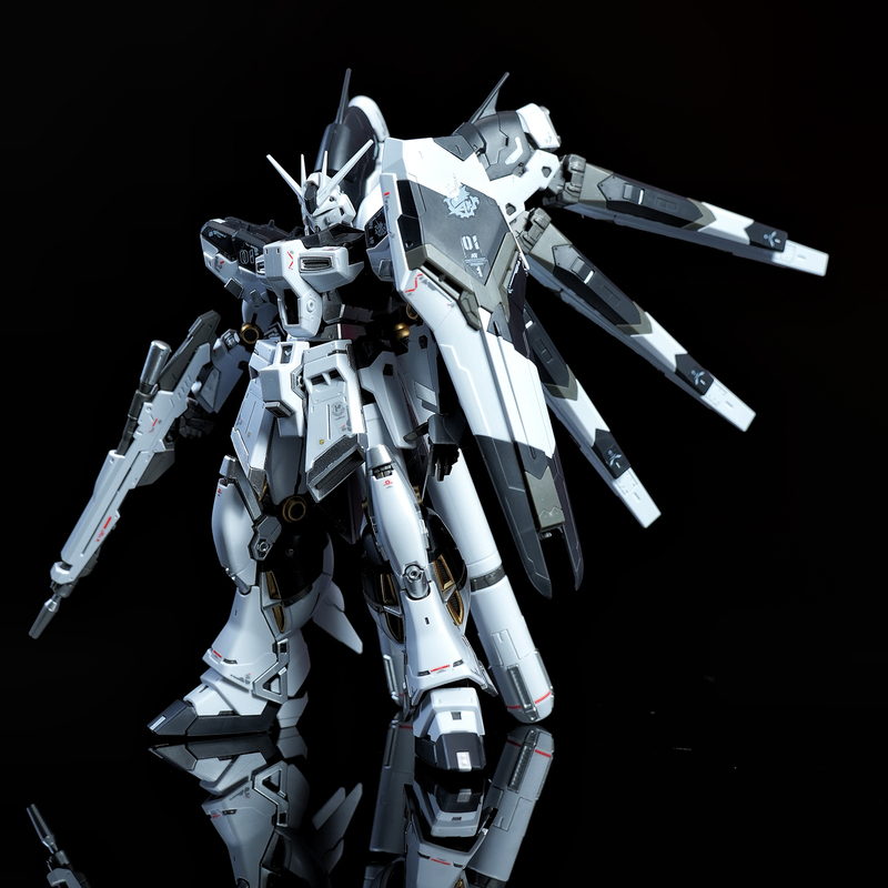 Final Repair Version of the Builder's Rg Black Sea Cow 1/144 Hi-V Amuro with 3 Mask Panels and Spray Parts Assembly Model Final Repair Version of the Builder's Rg Black Sea Cow 1/144 Hi-V Amuro with 3 Mask Panels and Spray Parts Assembly Model