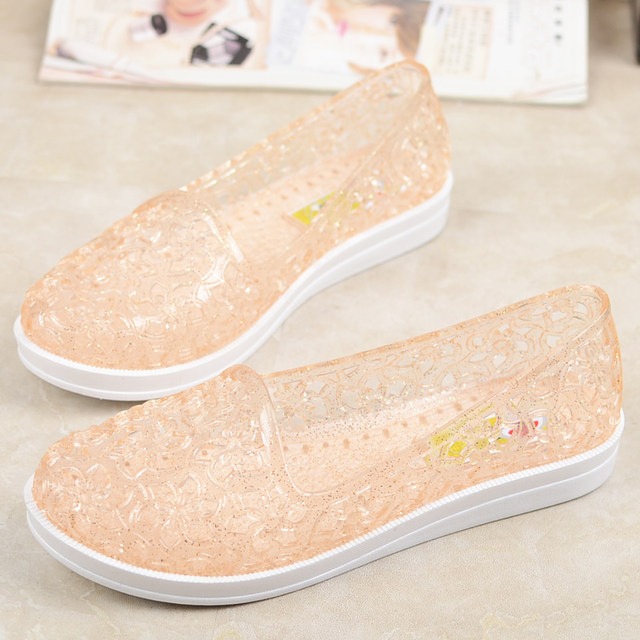 2022 Summer Crystal Jelly Sandals Women's Hollow Flower Croc Shoes Bird's Nest Breathable Soft Sole Dance Shoes Mom's Shoes