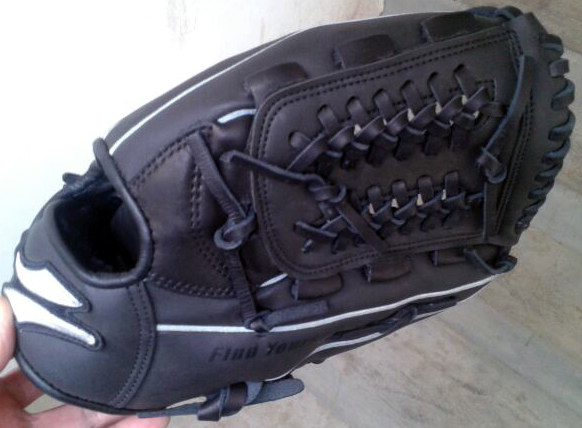 Бейсбольные перчатки для тренировок 