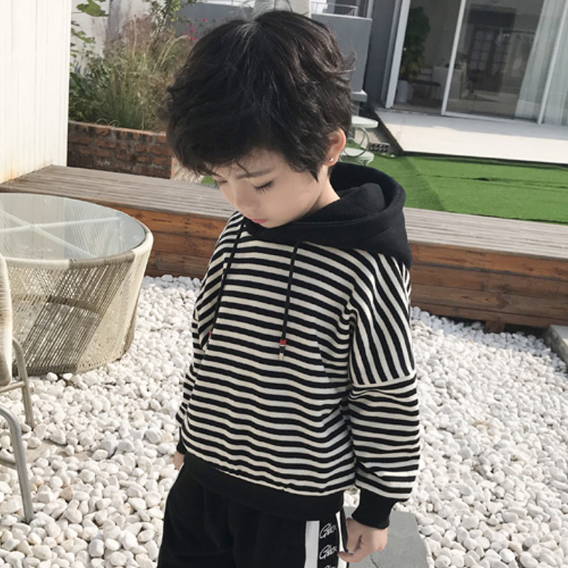 Boy's even hat sportswear 2022 Spring autumn style New spring foreign children's striped blouses blouses with a large child tide in the spring