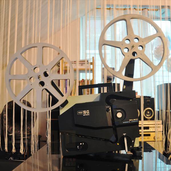 Japanese 80s 16 mm Elmo ELMO16-CL cinema slot projector