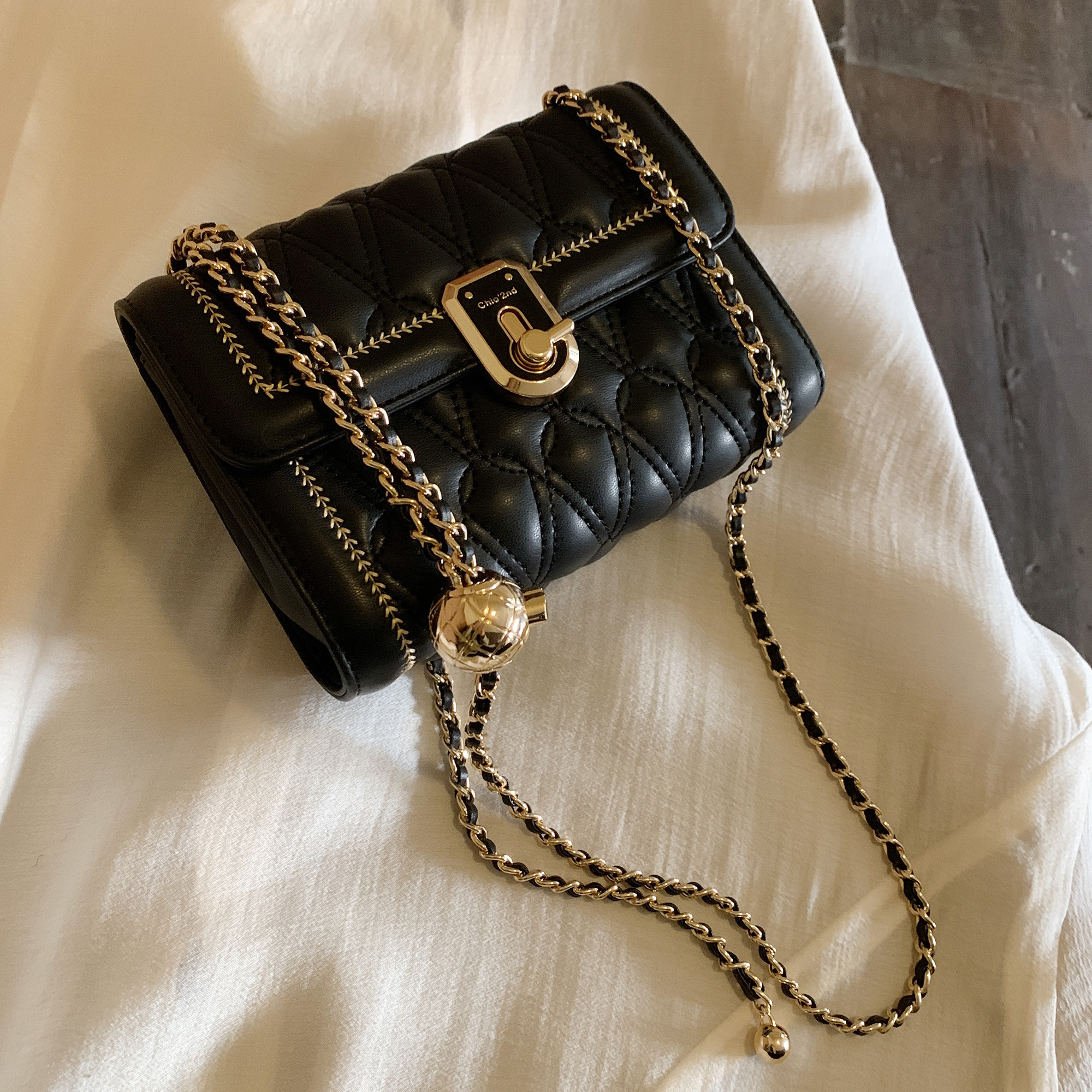 South Wind Chio2nd in the opposite direction of the bell square bag girl 2023 chain delicate senior shoulder slope bag