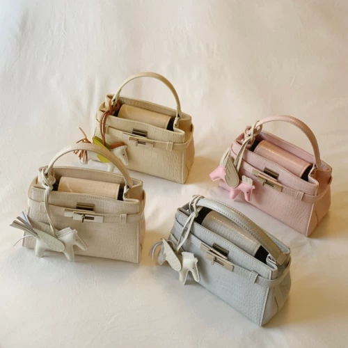 Мятная небольшая сумка на одно плечо