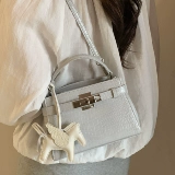 Мятная небольшая сумка на одно плечо