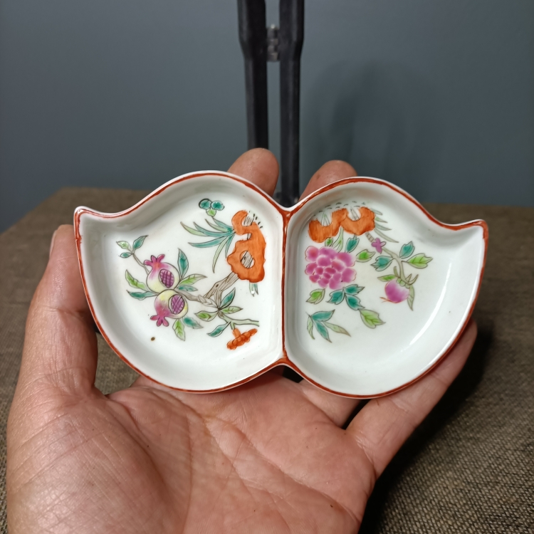 中国古美術・旧藏・古陶瓷品・手描き・粉彩・寿桃紋・瓷碗・彩繪・箱付