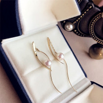 Aurora transparent powder Akoya Japanese seawater pearl 18K Gold S-shaped spiral wave curved ear wire twisted earrings
