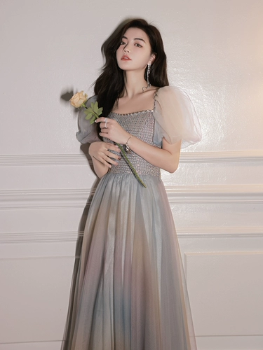 Небольшое длинное вечернее платье, коллекция 2023, городской стиль, изысканный стиль