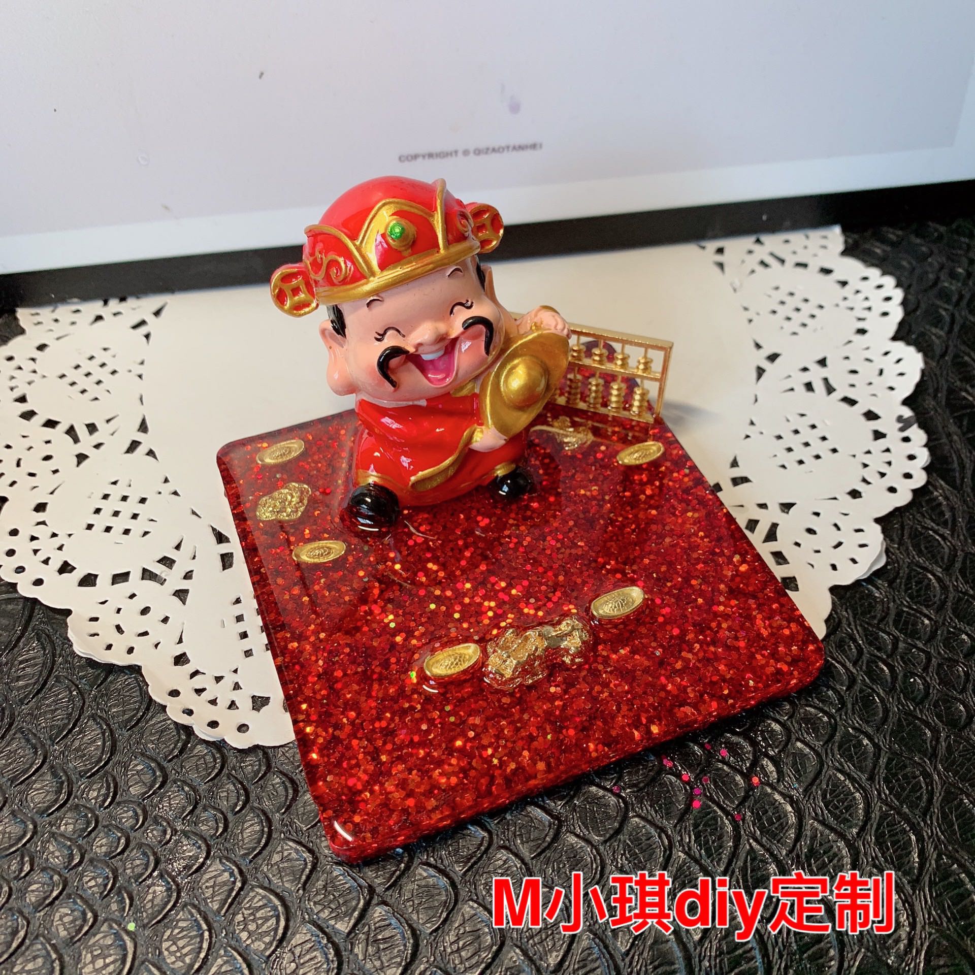 M Xiaoqi tự làm giàu Giàu may mắn kho báu điện thoại di động Quà tặng sáng tạo Epoxy hướng dẫn sử dụng xe trang trí - Phụ kiện điện thoại trong ô tô kẹp điện thoại xe hơi